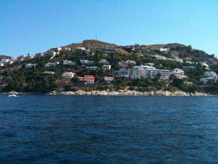 Villa 4ème en partant de la gauche à mi-hauteur de colline